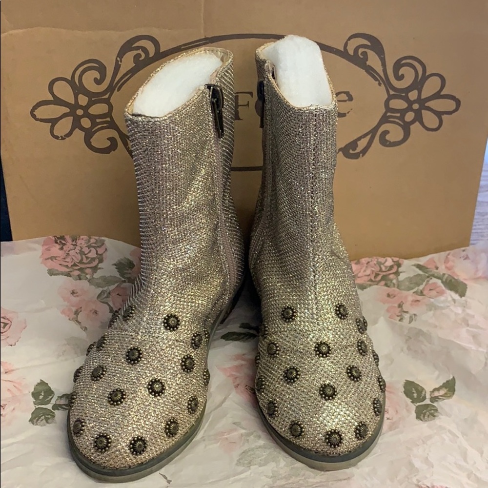 New joyfolie boots